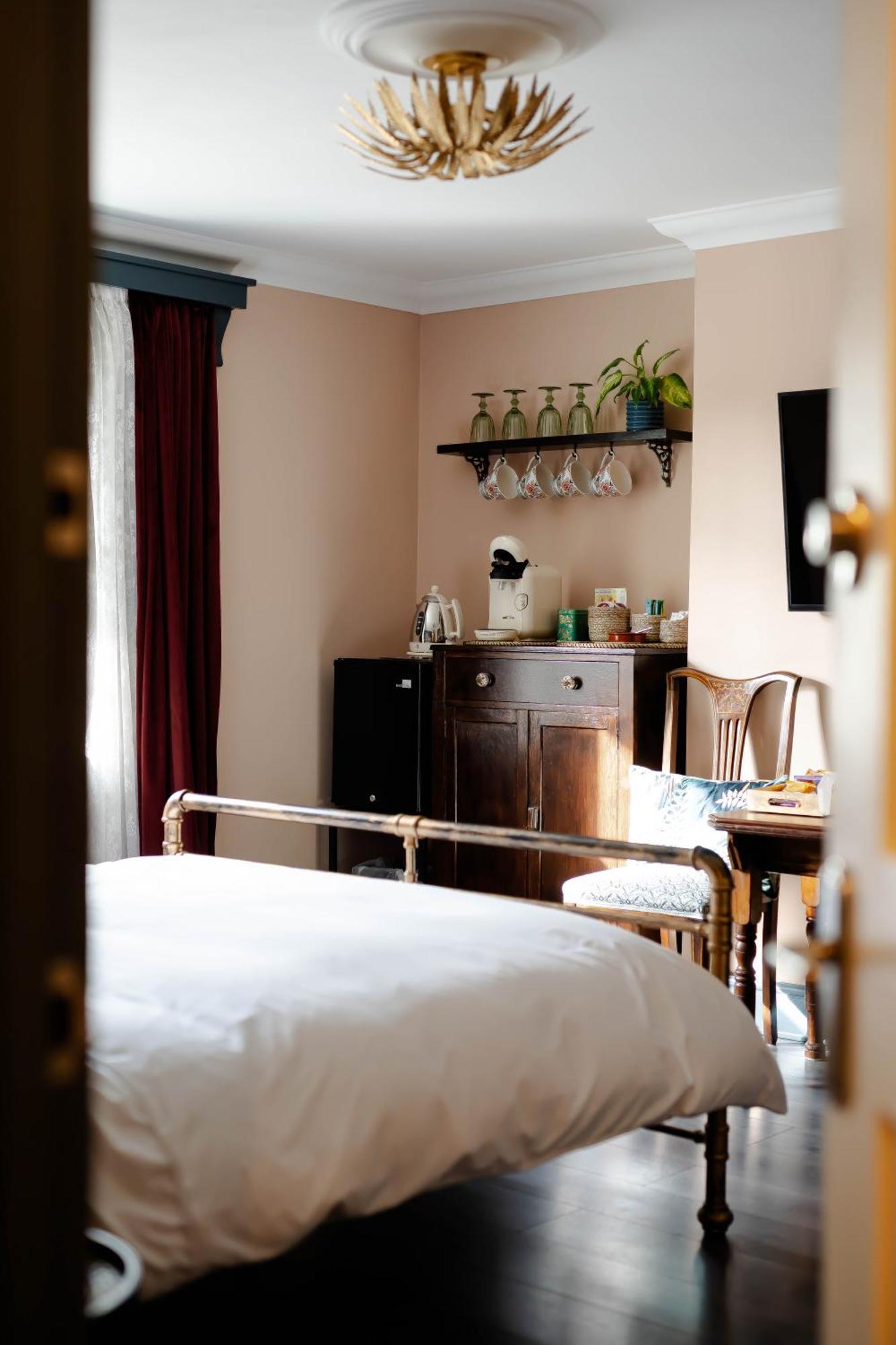 Anne Boleyn'S Escape Hotel เดล ภายนอก รูปภาพ